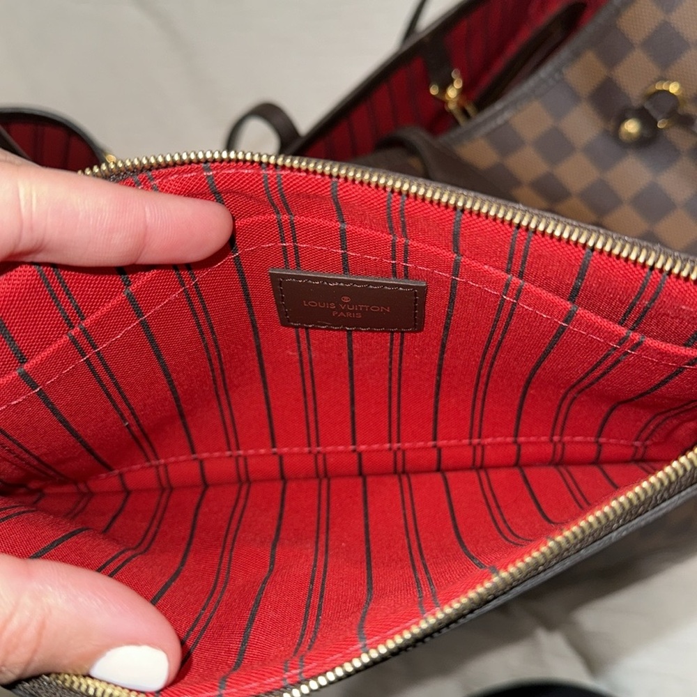 Louis Vuitton Neverfull GM Damier with Red Interior - Picture 12 of 13